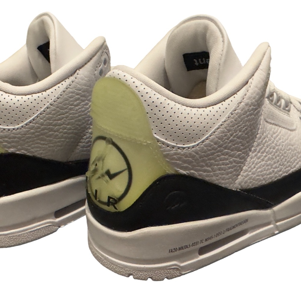 Jordan 3 retro Fragment (yellowing heel tab) Men’s 7/Women’s 9 - Picture 3 of 10